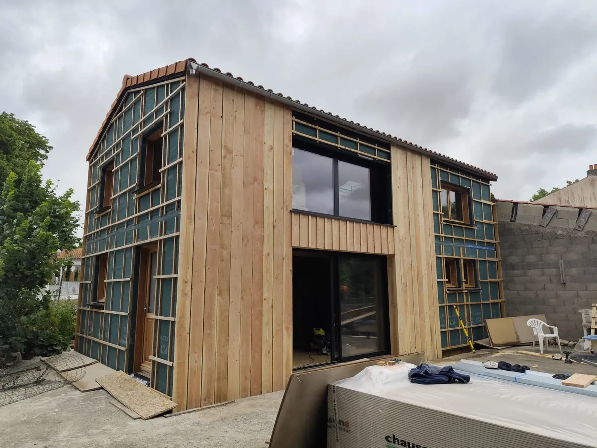 Réalisation de charpente par EB Conception, menuisier et ébéniste à Saintes